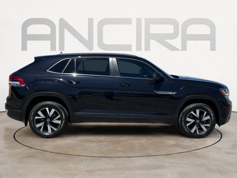 Used 2022 Volkswagen Atlas Cross Sport SE image 11