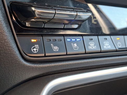 Certified 2024 MAZDA CX-90 Plug-In Hybrid w/ Premium Plus AWD/4WD image 31