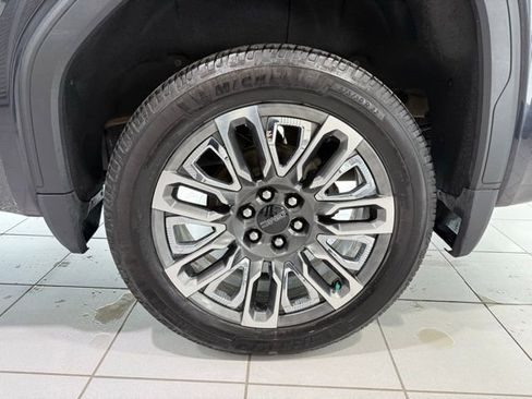 Used 2023 GMC Sierra 1500 Denali Ultimate image 10