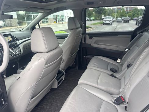 Used 2021 Honda Odyssey Touring image 12
