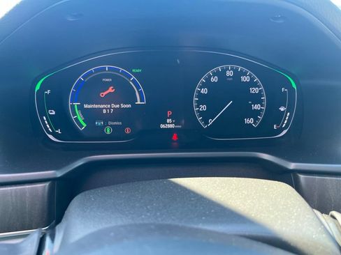 Used 2018 Honda Accord Touring image 10