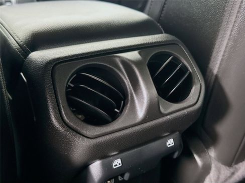 Used 2022 Jeep Gladiator Overland w/ Popular Equipment Package image 25