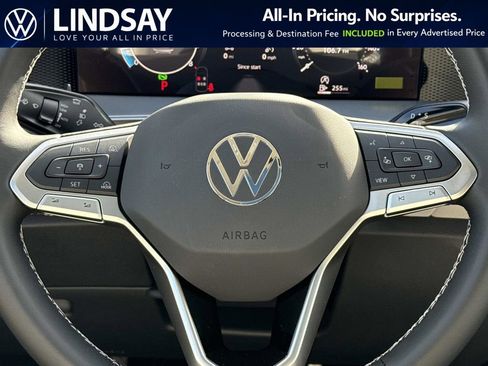 New 2026 Volkswagen Tiguan SE FWD image 18
