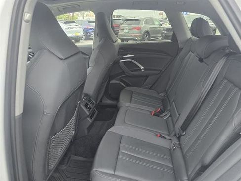 Used 2025 Audi Q5 Prestige image 11