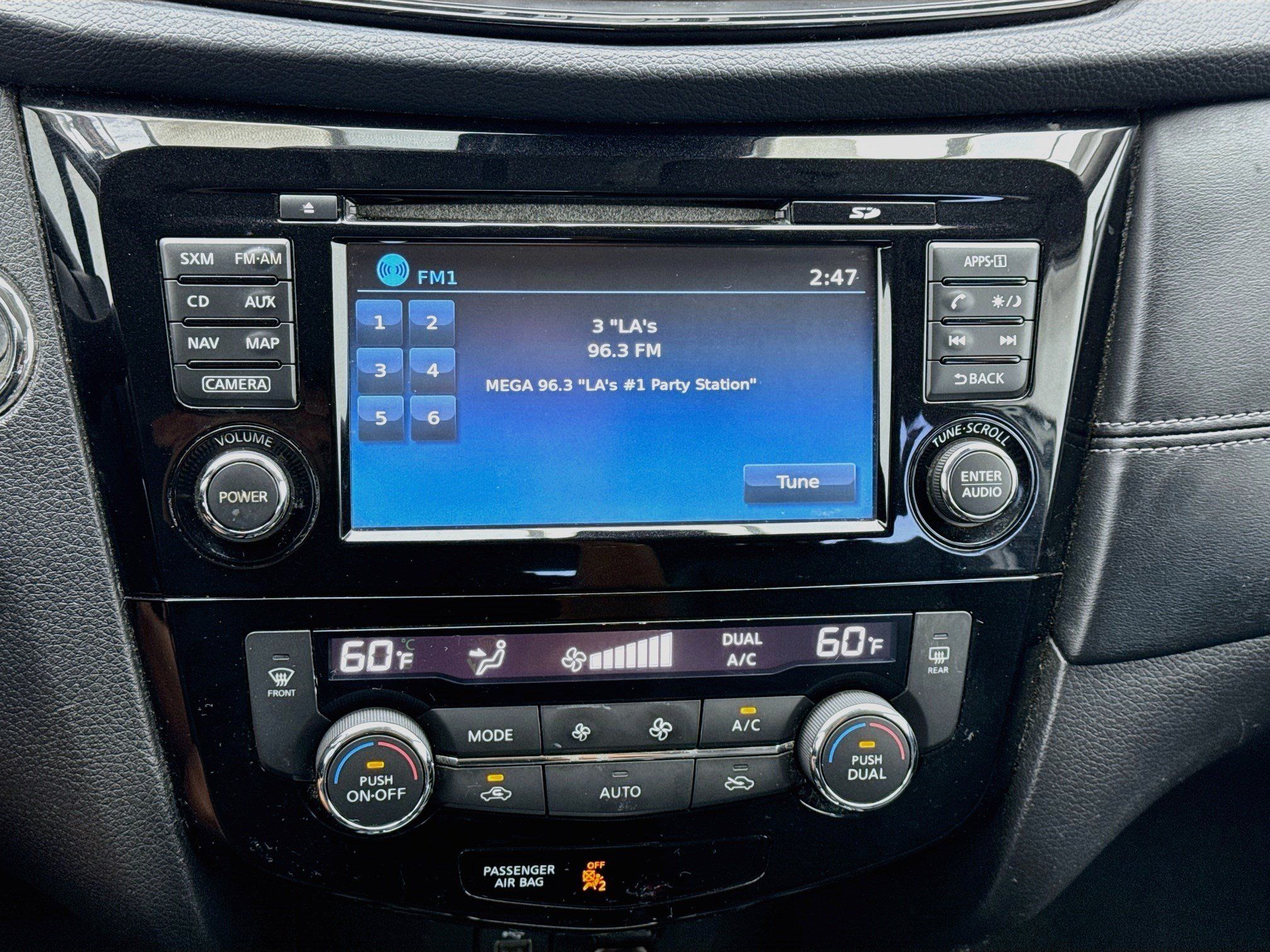 Used 2017 Nissan Rogue SL w/ SL Premium Package FWD image 11