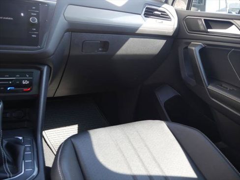 Used 2023 Volkswagen Tiguan SE w/ Panoramic Sunroof Package AWD/4WD image 34