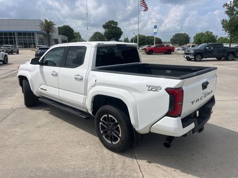 Used 2024 Toyota Tacoma TRD Sport RWD image 5