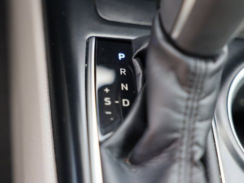 Used 2018 Toyota Camry XLE image 29