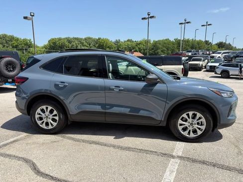 Used 2025 Ford Escape Active w/ Cold Weather Package AWD/4WD image 8