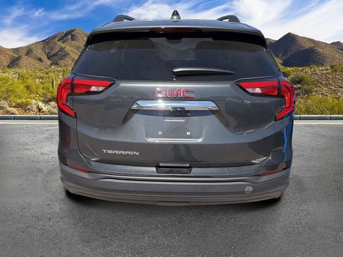 Used 2018 GMC Terrain SLE w/ Driver Convenience Package FWD image 3