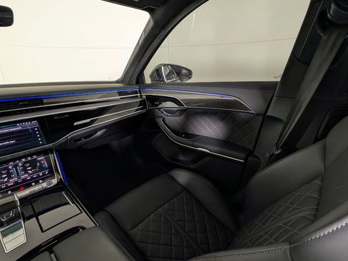 Used 2023 Audi S8 image 22