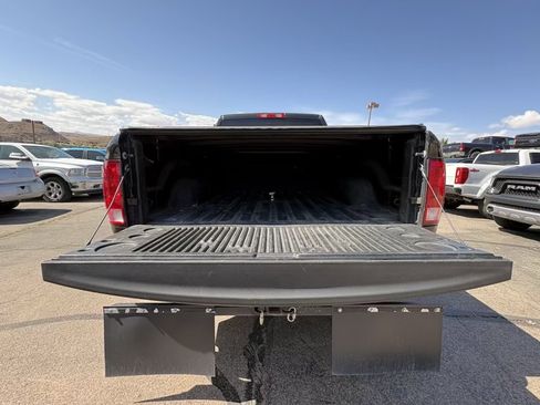 Used 2018 RAM 2500 Tradesman w/ Chrome Appearance Group AWD/4WD image 4