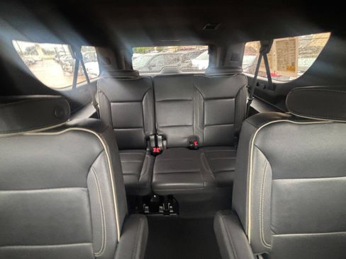 Used 2023 Chevrolet Suburban Premier RWD image 30