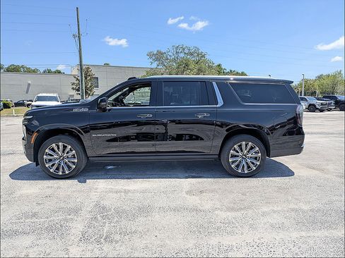 New 2026 Chevrolet Suburban High Country AWD/4WD image 4