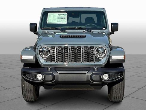 New 2025 Jeep Gladiator Sport image 3