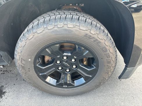 Used 2019 Chevrolet Tahoe LS w/ Enhanced Driver Alert Package AWD/4WD image 16