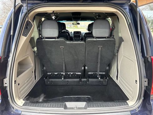 Used 2017 Dodge Grand Caravan SXT image 24