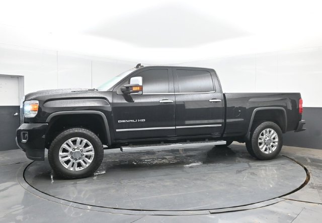 Used 2019 GMC Sierra 3500 Denali w/ Duramax Plus Package AWD/4WD image 11