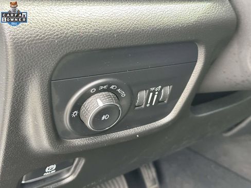 Used 2023 Jeep Grand Cherokee L Limited w/ Luxury Tech Group II AWD/4WD image 19