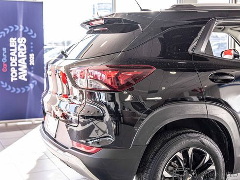 Used 2023 Chevrolet TrailBlazer LT FWD image 13
