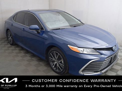 Used 2024 Toyota Camry XLE image 3