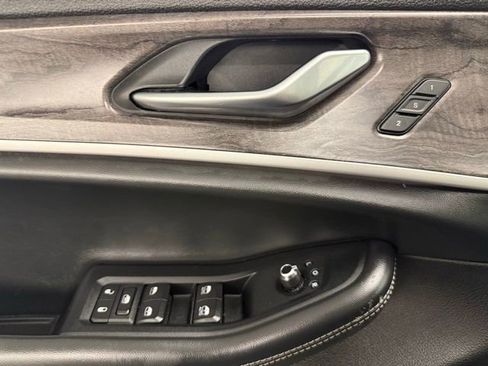 Used 2022 Jeep Grand Cherokee Limited image 31