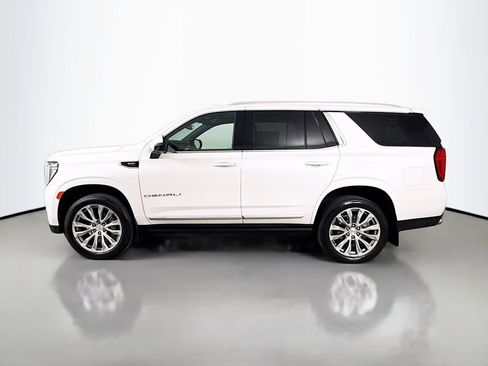 Used 2021 GMC Yukon Denali w/ Denali Premium Package image 4