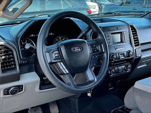 Used 2017 Ford F150 XLT AWD/4WD image 5
