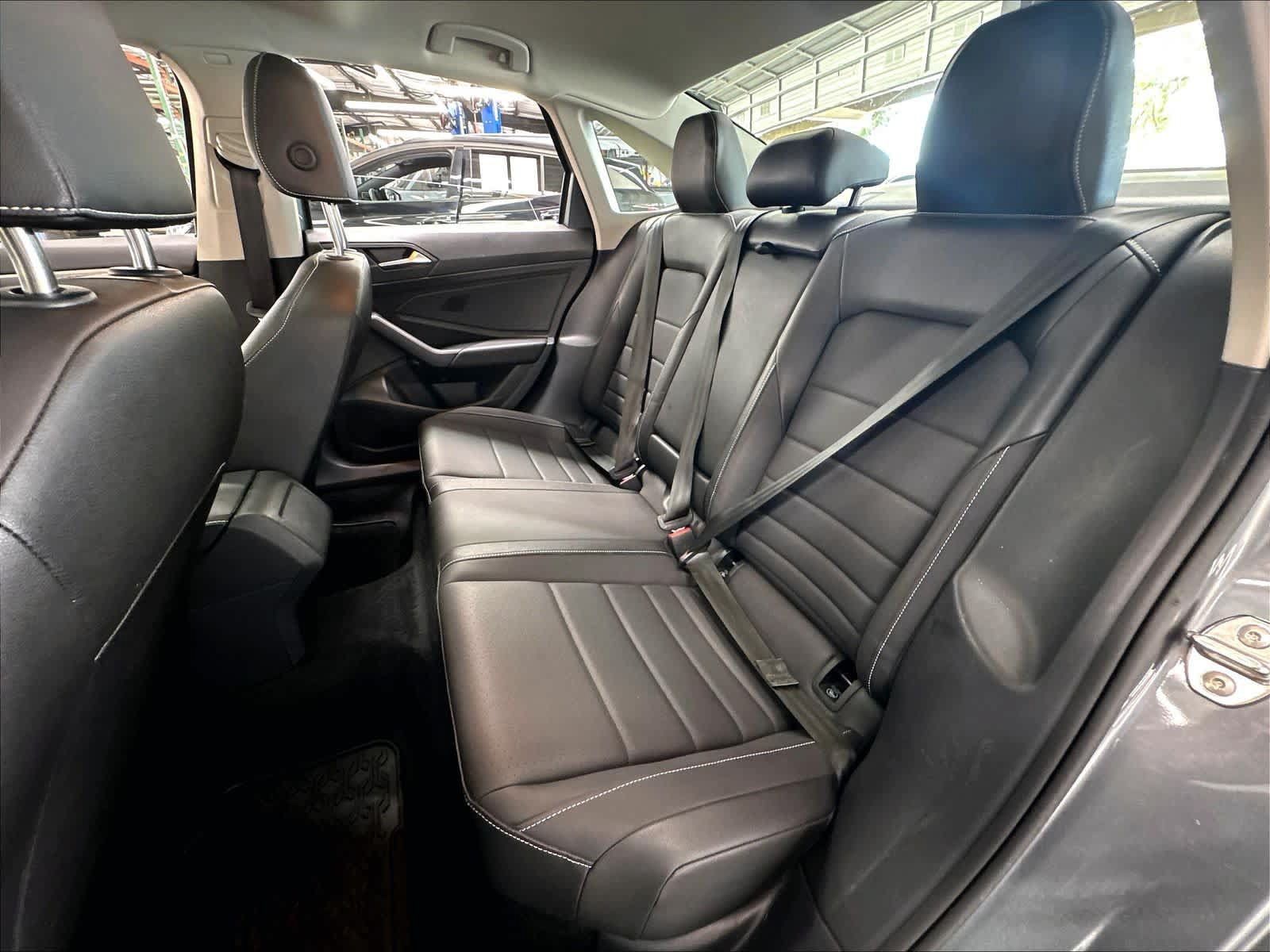 Used 2024 Volkswagen Jetta SE w/ Panoramic Sunroof Package FWD image 24