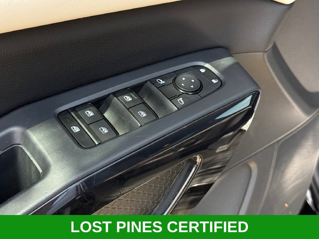 Used 2024 Nissan Pathfinder SV FWD image 7