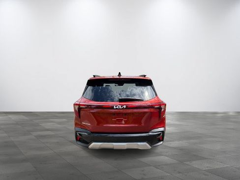 Used 2025 Kia Seltos S FWD image 5