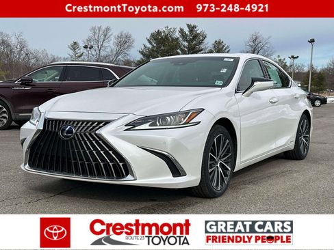 Used 2022 Lexus ES 300h w/ Premium Package image 1