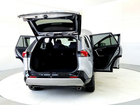 Certified 2024 Toyota RAV4 SE w/ Convenience Package AWD/4WD image 11