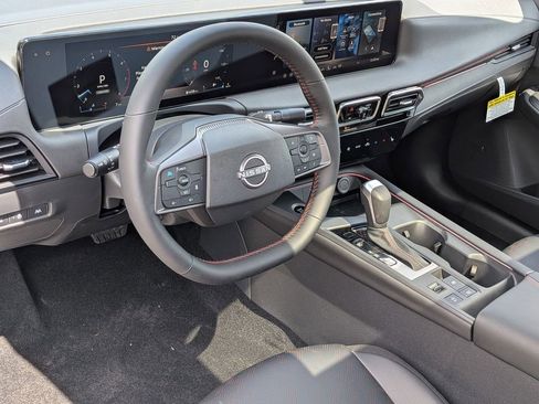 New 2026 Nissan Sentra SR w/ SR Premium Package FWD image 10