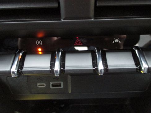 Used 2024 Chevrolet Colorado Trail Boss w/ Advanced Trailering Package image 21