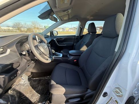 Used 2024 Toyota RAV4 LE image 11