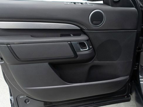 Used 2023 Land Rover Discovery S R-Dynamic image 19