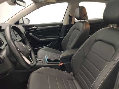 Used 2023 Volkswagen Jetta SE FWD image 17