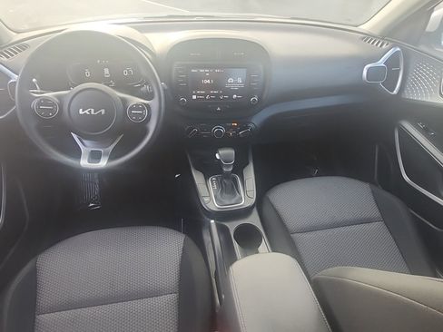 Used 2023 Kia Soul LX image 6