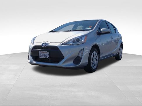 Used 2016 Toyota Prius C One image 8