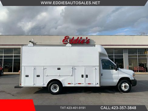 Used 2013 Ford E-450 and Econoline 450 Super Duty w/ PWR Locks & Windows Group image 1