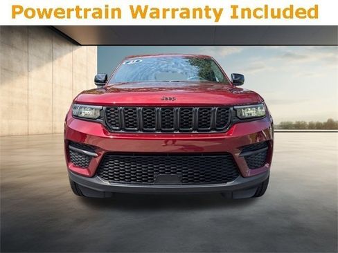Used 2023 Jeep Grand Cherokee Altitude image 9