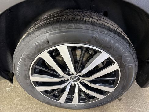 Certified 2023 Nissan Pathfinder Platinum w/ Lighting Package (N93) image 6