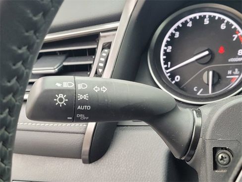 Used 2024 Toyota Camry SE image 15