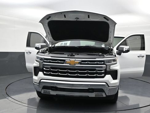 Used 2022 Chevrolet Silverado 1500 LTZ w/ Z71 Off-Road Package image 37