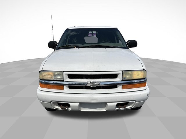 Used 2004 Chevrolet Blazer LS w/ Preferred Equipment Group AWD/4WD image 2