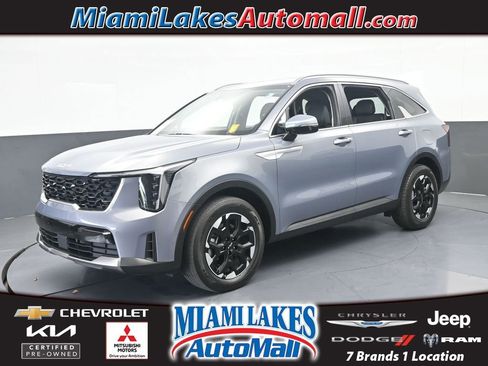 Used 2025 Kia Sorento S FWD image 1