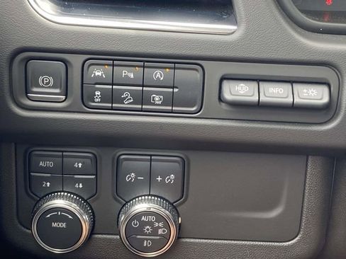 Certified 2023 GMC Yukon XL AT4 w/ AT4 Premium Package AWD/4WD image 29