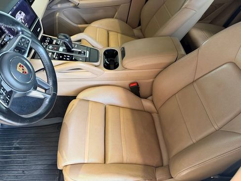 Certified 2020 Porsche Cayenne AWD/4WD image 16