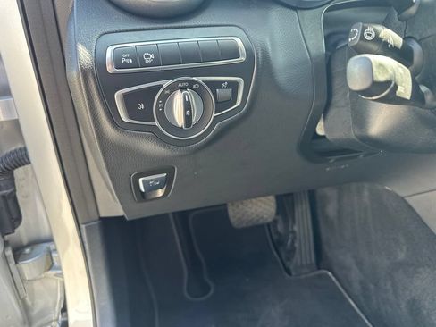 Used 2019 Mercedes-Benz GLC 300 4MATIC image 11